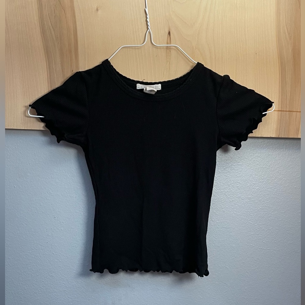 black tee